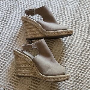 Women's Tan Wedge Sandals